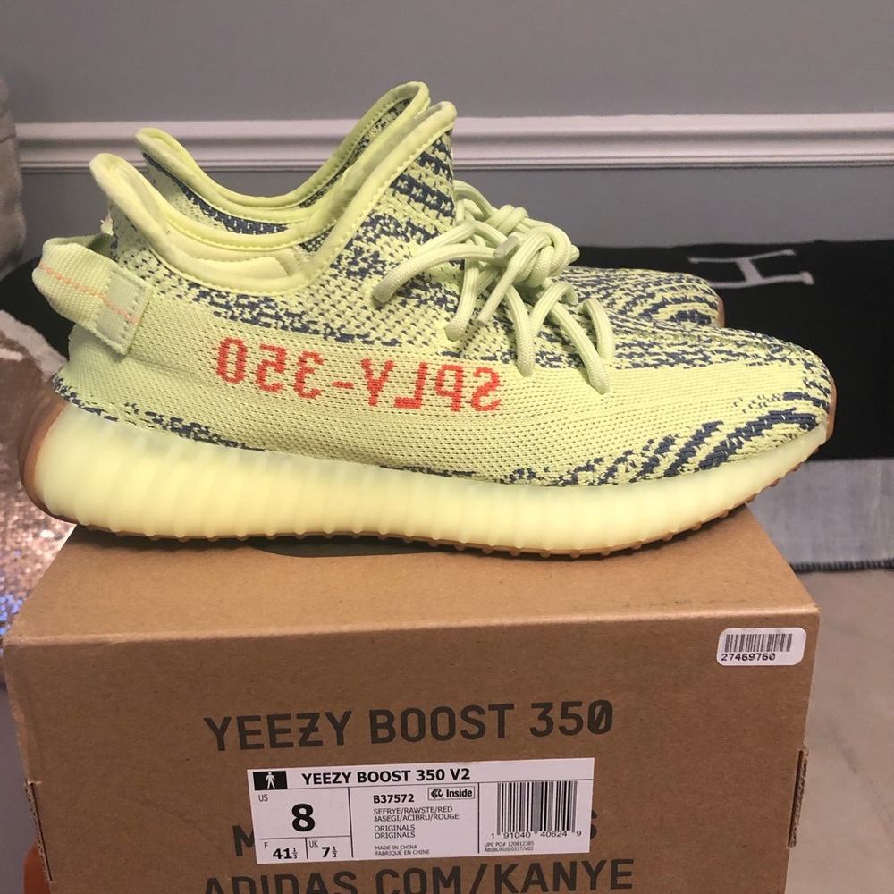 ⚡️⚡️Yeezy Boost 350 v2 Frosted Yellow⚡️⚡️